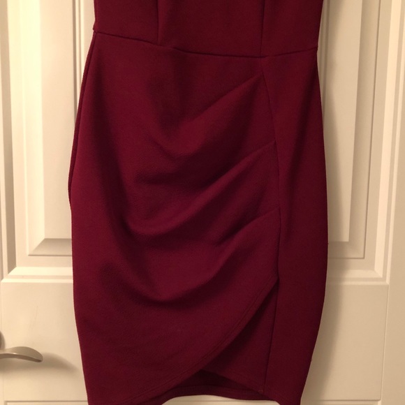 Eclipse Maroon Lace Cinched Dress - Picture 4 of 4